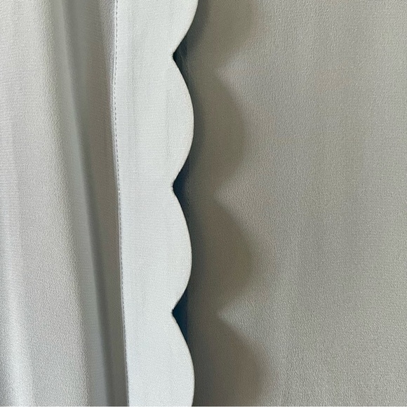 NWOT Women’s Banana Republic Blue Silk Blouse with Scalloped Trim - Picture 3 of 10